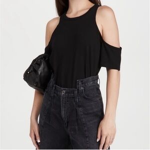 LNA Cold shoulder tee XS‎